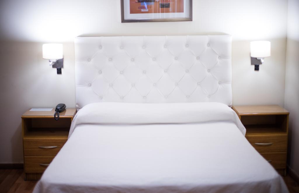 Hotel Vina De Italia Córdoba Extérieur photo